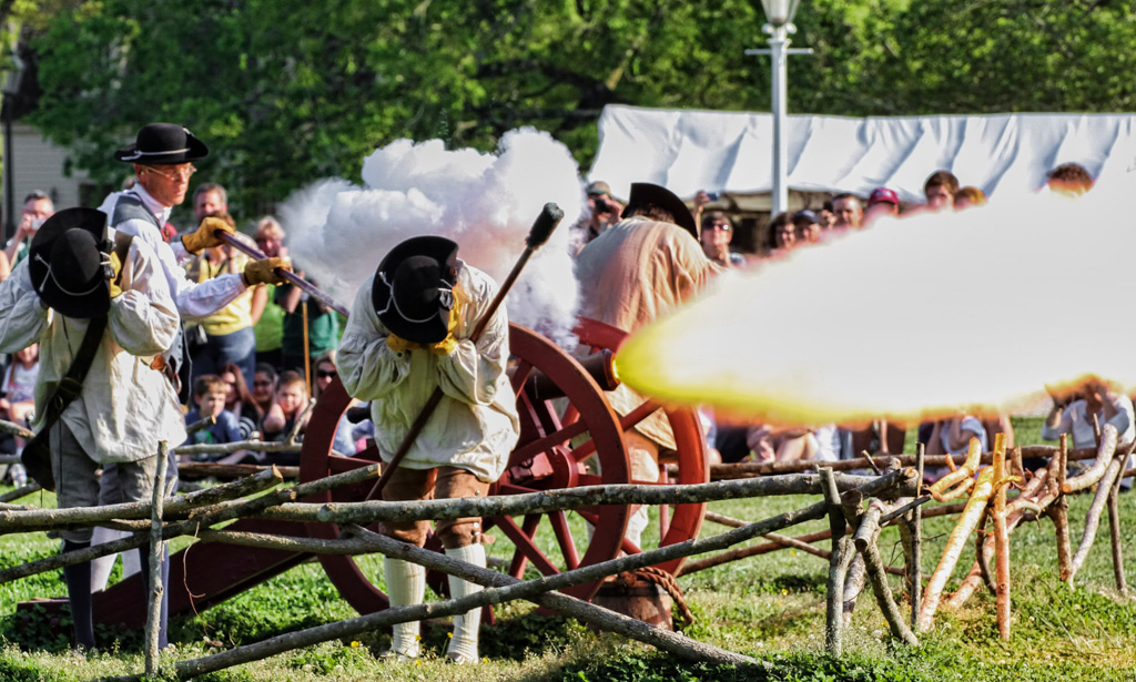 Canon fire at Williamsburg